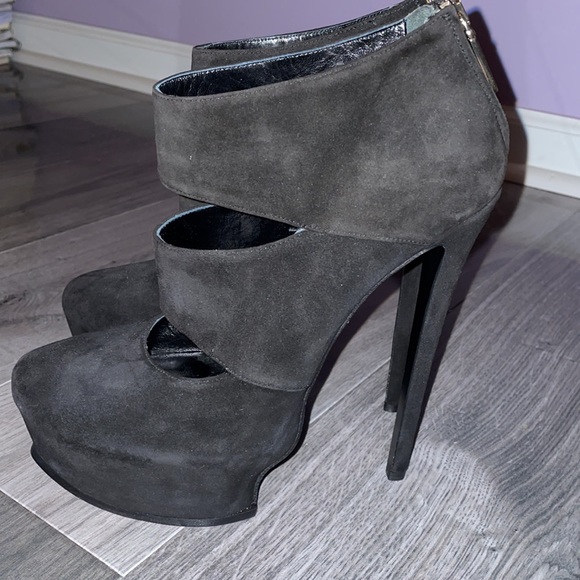 Roberto Cavalli Heels - Picture 2 of 5